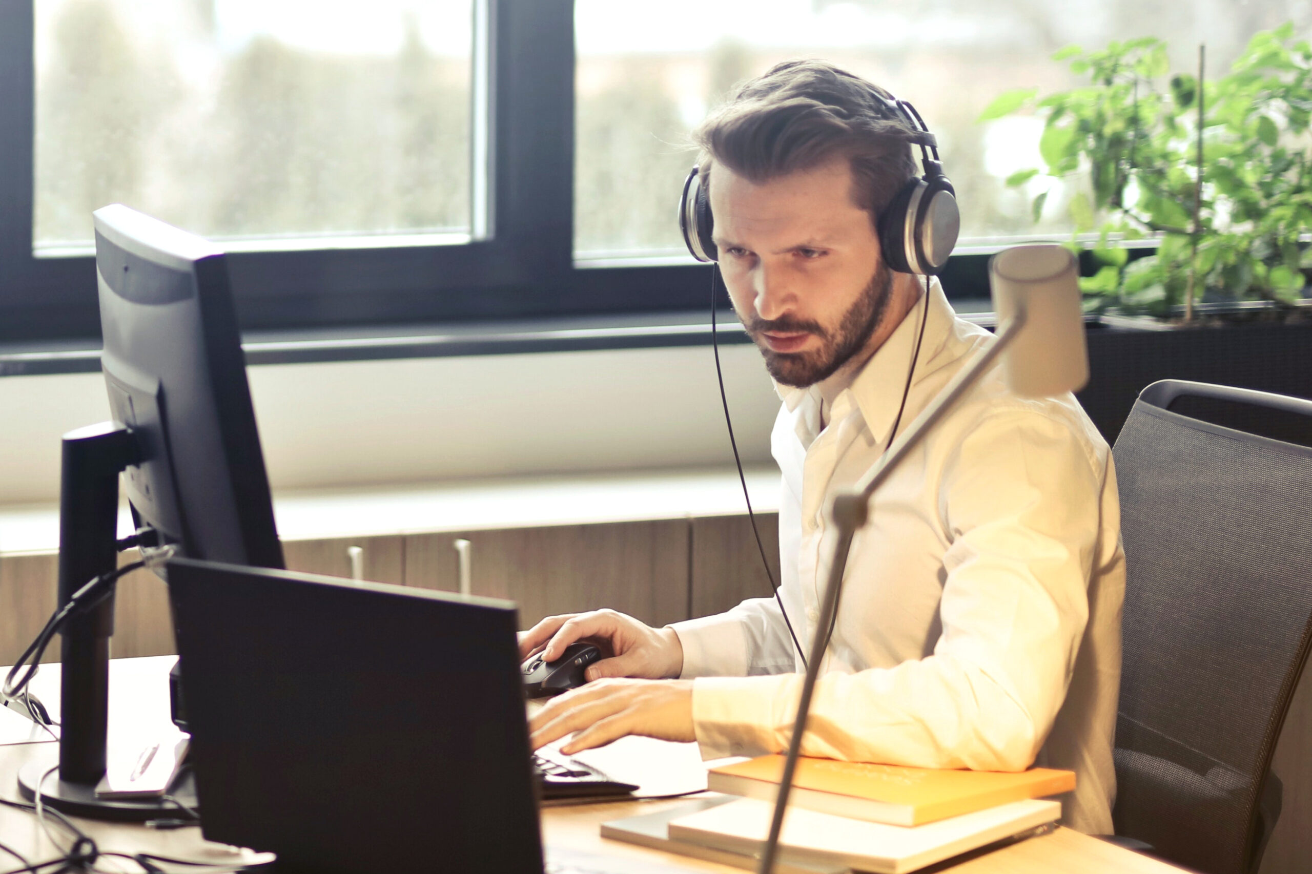 rood: uw collega geconcentreerd laten werken